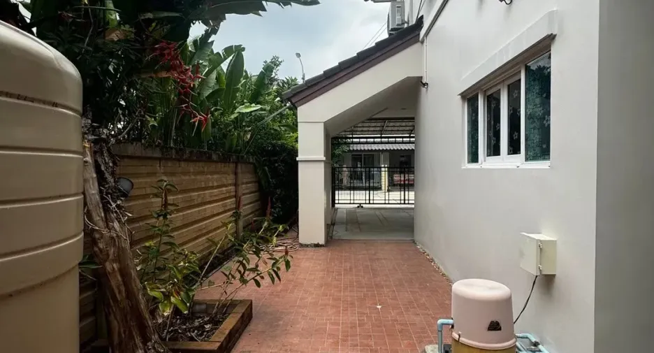 For rent 3 bedrooms house in Mueang Samut Prakan, Samut Prakan