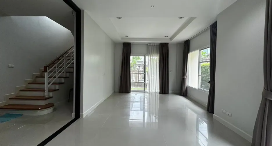 For rent 3 bedrooms house in Mueang Samut Prakan, Samut Prakan