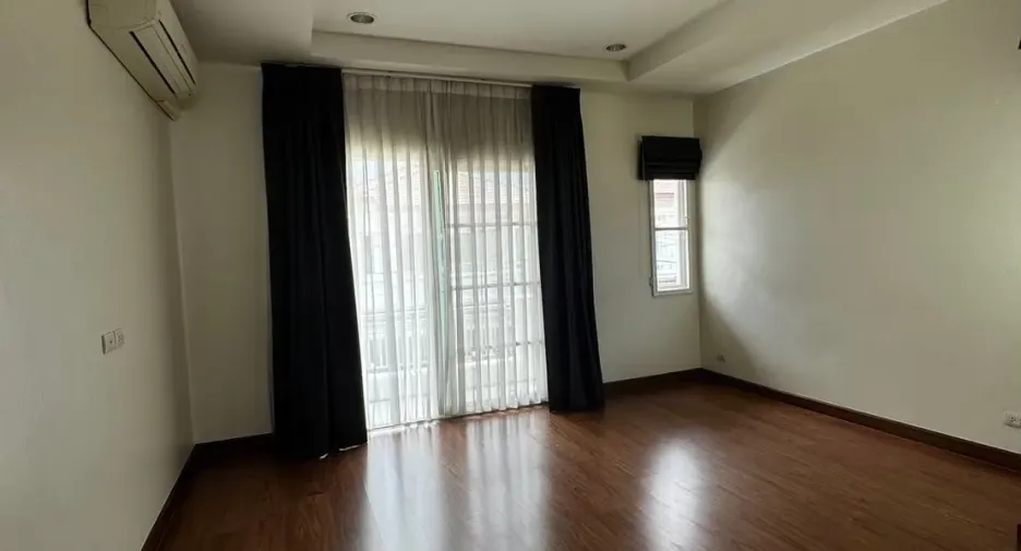 For rent 3 bedrooms house in Mueang Samut Prakan, Samut Prakan