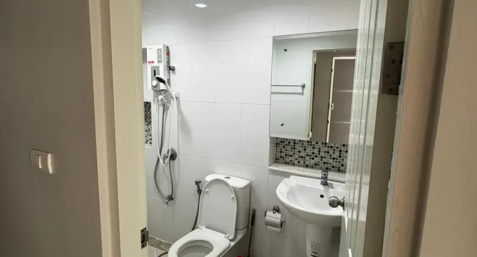For rent 3 bedrooms house in Mueang Samut Prakan, Samut Prakan