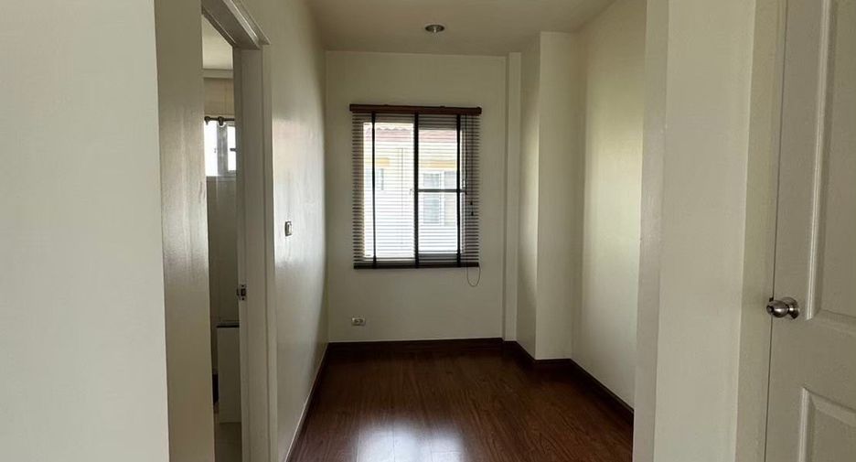 For rent 3 bedrooms house in Mueang Samut Prakan, Samut Prakan