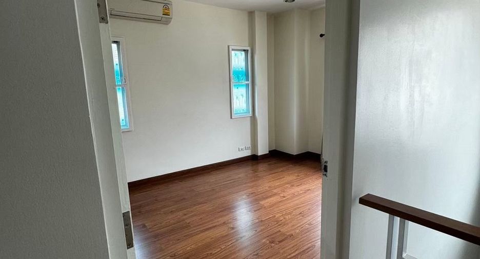 For rent 3 bedrooms house in Mueang Samut Prakan, Samut Prakan