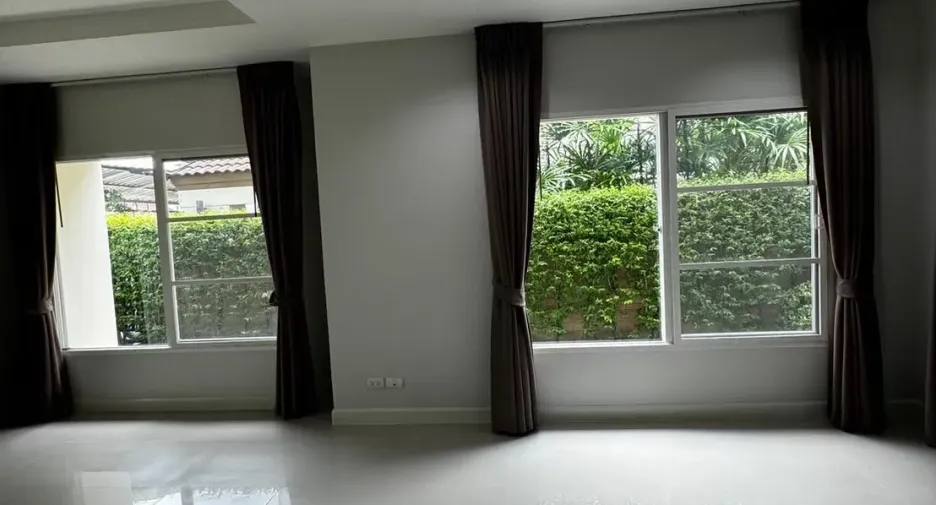 For rent 3 bedrooms house in Mueang Samut Prakan, Samut Prakan