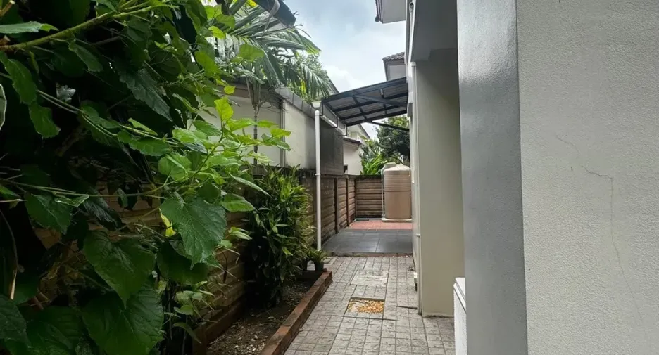 For rent 3 bedrooms house in Mueang Samut Prakan, Samut Prakan