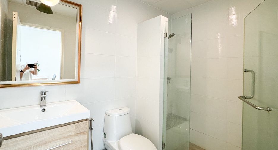 For rent 1 bed condo in Khlong San, Bangkok