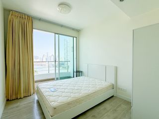 Wohnung zur Miete mit 1 Zimmer in Khlong San, Bangkok