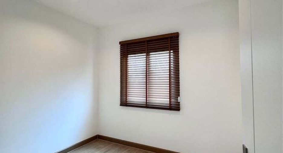 For rent 3 bedrooms townhouse in Bang Phli, Samut Prakan