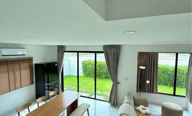 For rent 3 bedrooms townhouse in Bang Phli, Samut Prakan