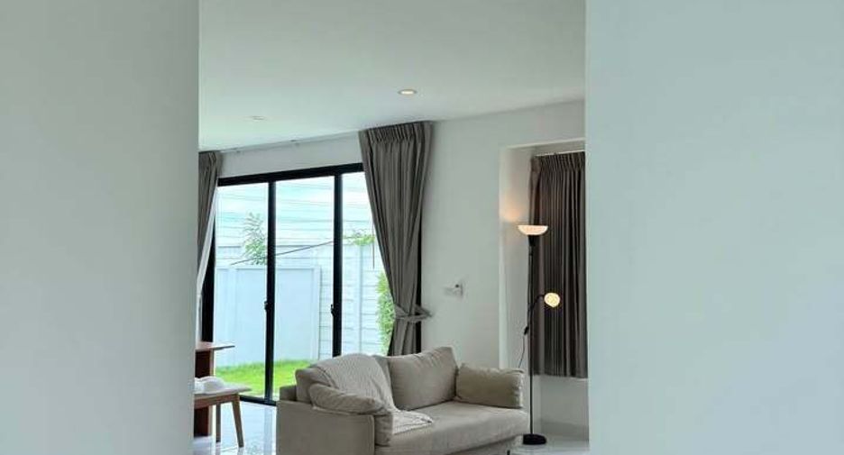 For rent 3 bedrooms townhouse in Bang Phli, Samut Prakan
