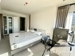 For rent 2 bedrooms condo in Huai Khwang, Bangkok