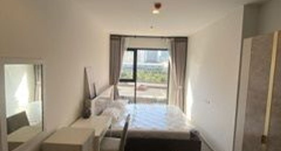 For rent 2 bedrooms condo in Huai Khwang, Bangkok