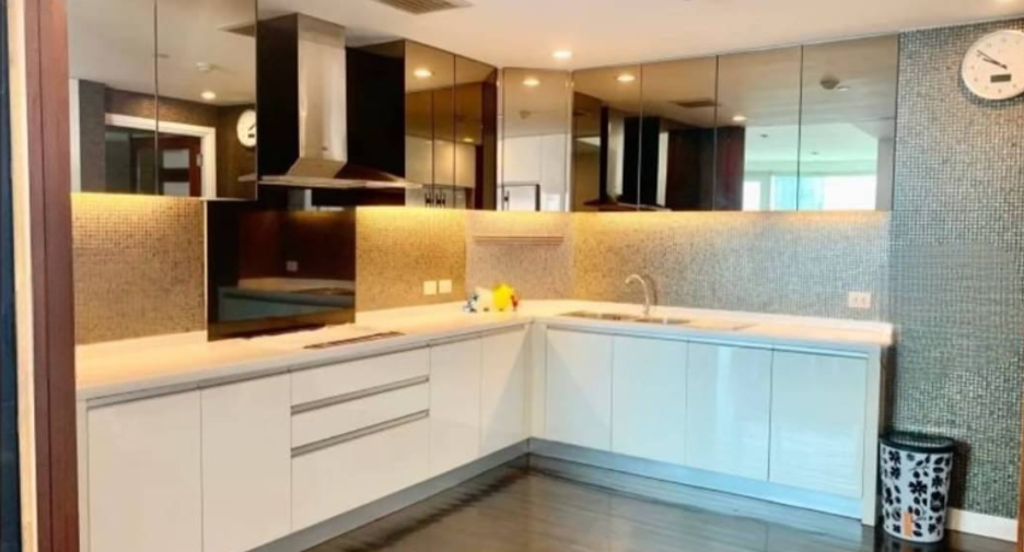 For rent 4 bedrooms condo in Bang Kho Laem, Bangkok