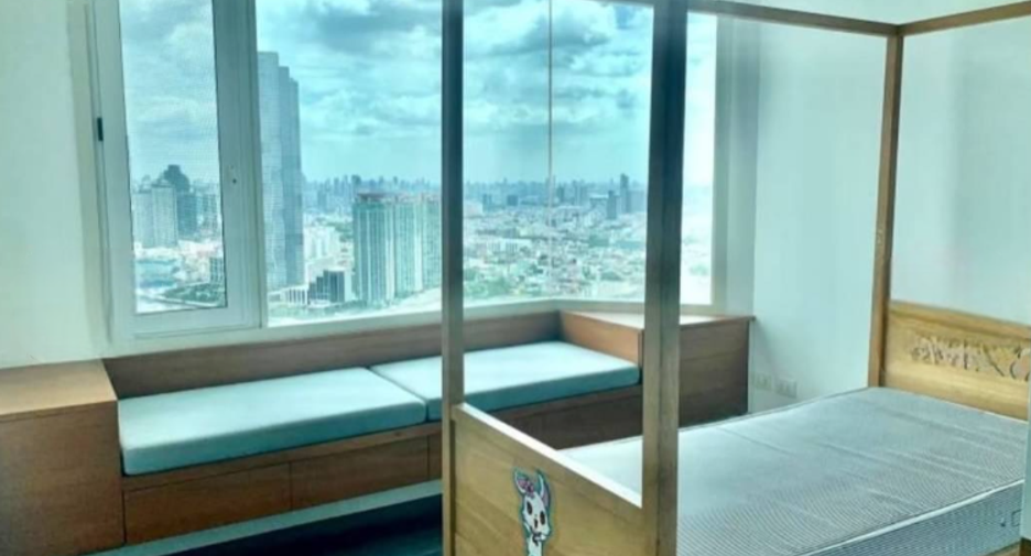 For rent 4 bedrooms condo in Bang Kho Laem, Bangkok
