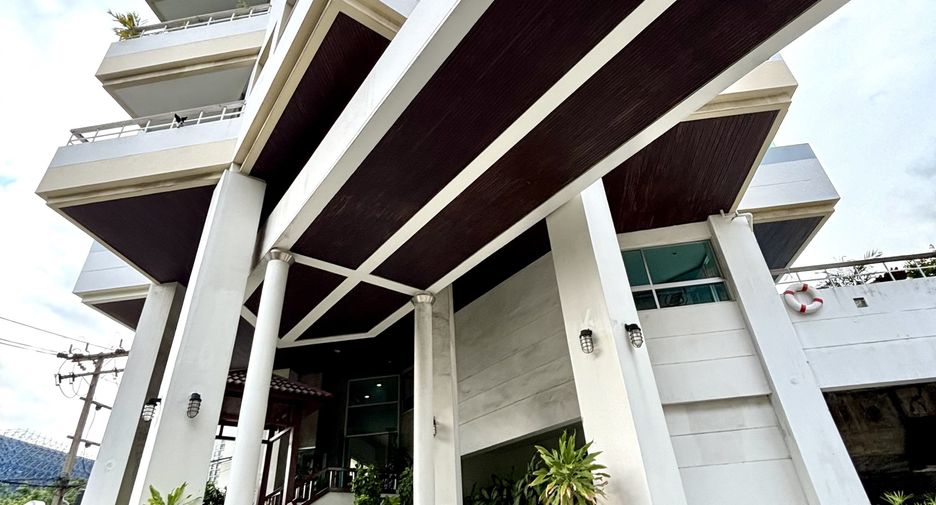 For rent 2 bedrooms apartment in Khlong Toei, Bangkok