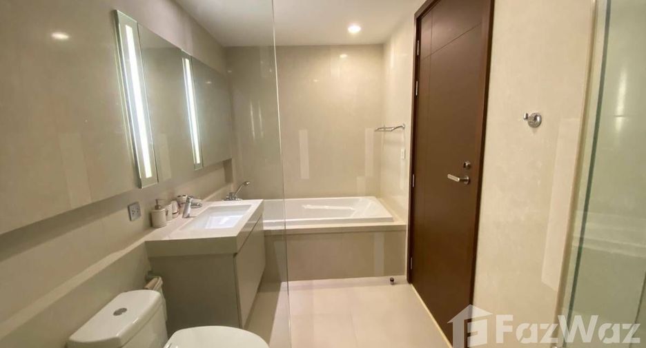Condo en alquiler de 3 habitaciones en Watthana, Bangkok