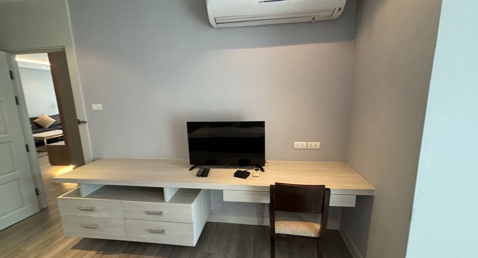 For rent 3 bedrooms condo in Watthana, Bangkok