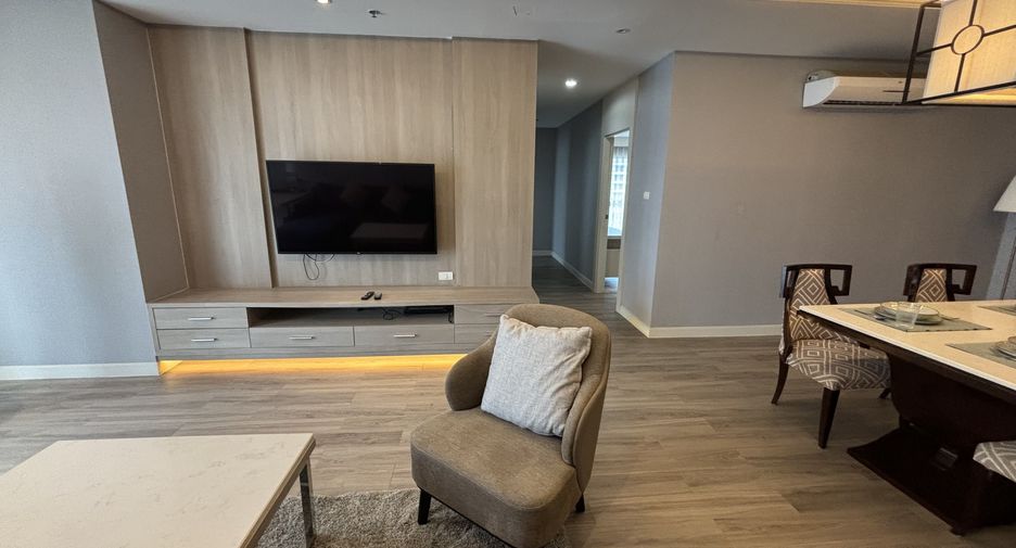For rent 3 bedrooms condo in Watthana, Bangkok