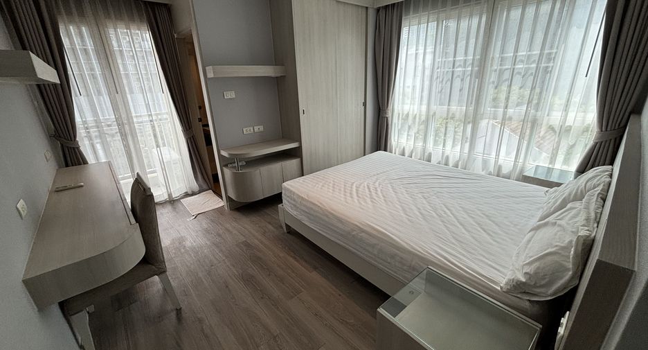 For rent 3 bedrooms condo in Watthana, Bangkok