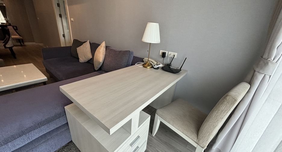 For rent 3 bedrooms condo in Watthana, Bangkok