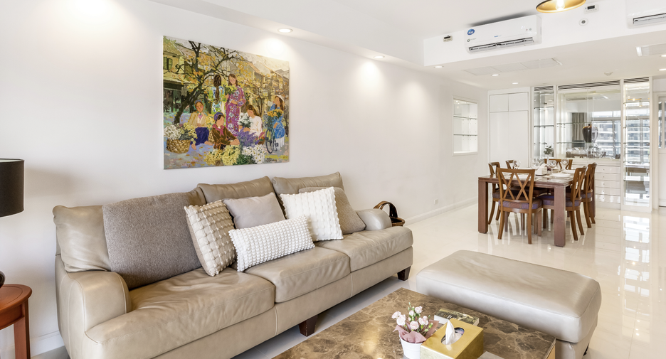 For rent 2 bedrooms condo in Pathum Wan, Bangkok