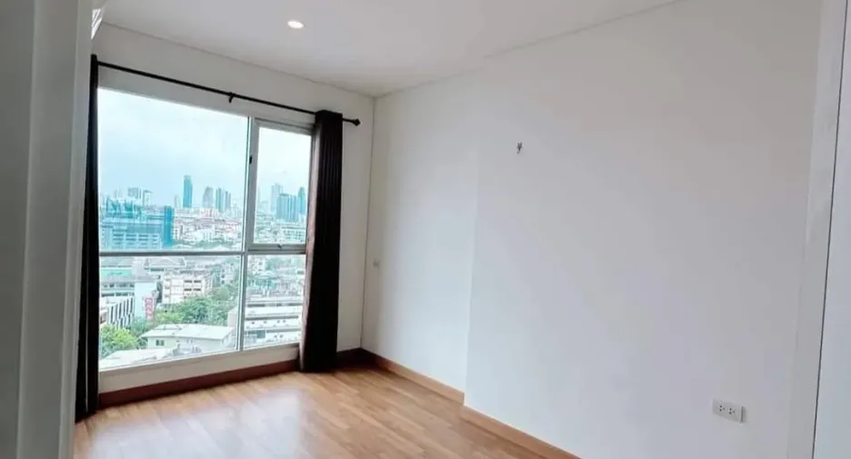 For rent 1 bed condo in Yan Nawa, Bangkok