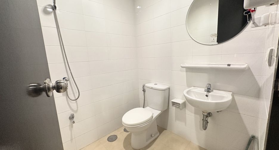 Wohnung zur Miete mit 3 Zimmer in Khlong Toei, Bangkok