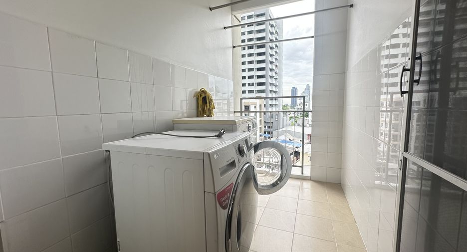 Wohnung zur Miete mit 3 Zimmer in Khlong Toei, Bangkok