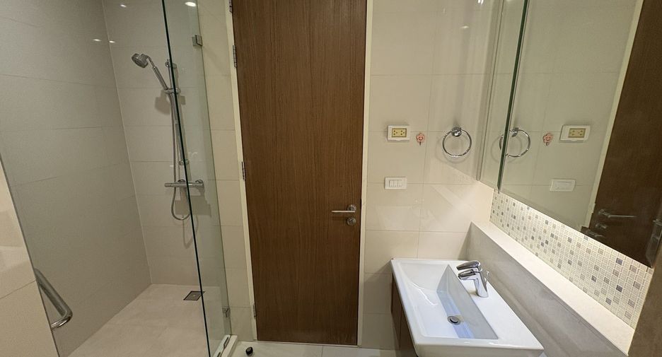 Wohnung zur Miete mit 2 Zimmer in Khlong Toei, Bangkok