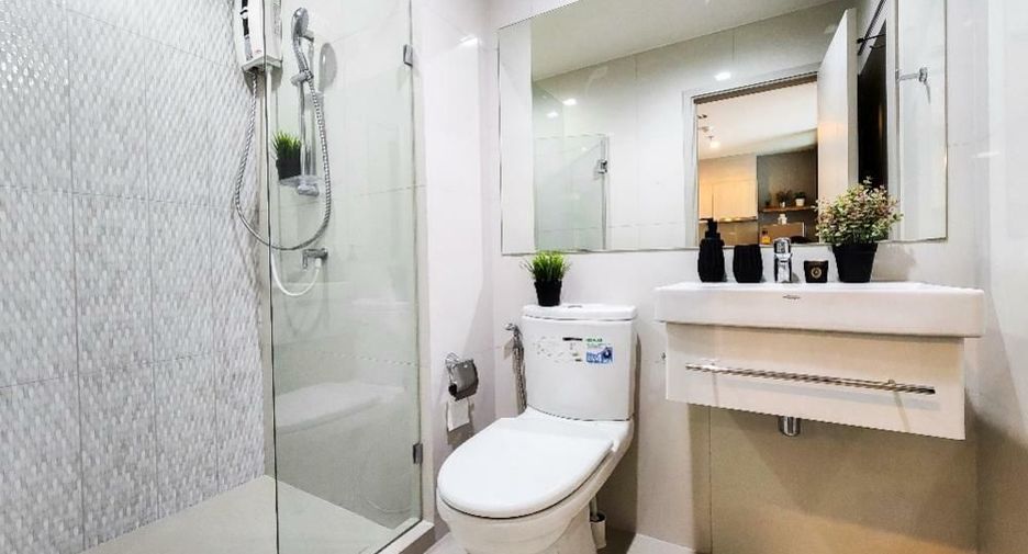 Wohnung zur Miete mit 2 Zimmer in Khlong Toei, Bangkok