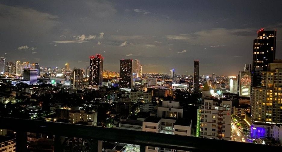 ให้เช่า 4 ห้องนอน คอนโด ใน วัฒนา, กรุงเทพฯ
