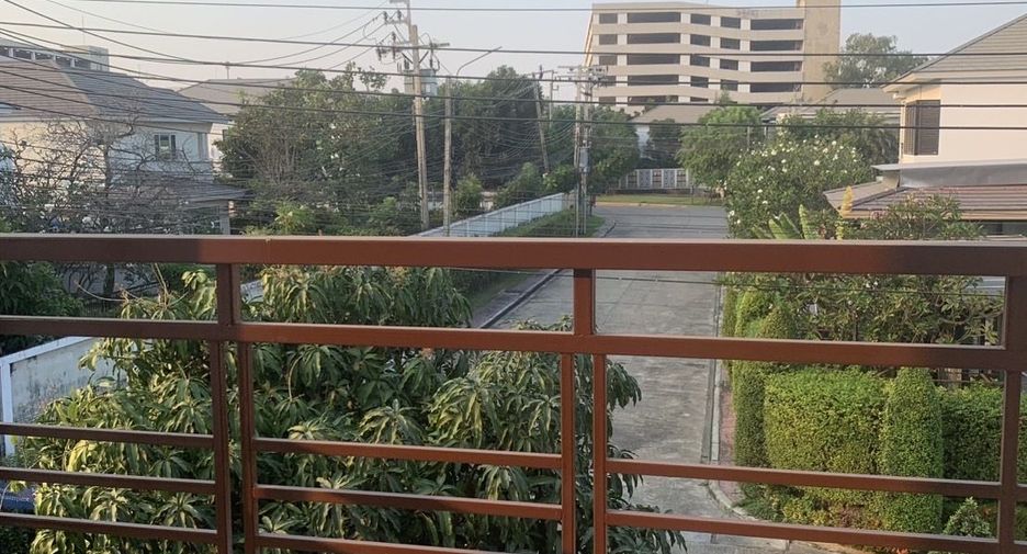 For rent 4 bedrooms house in Lat Krabang, Bangkok
