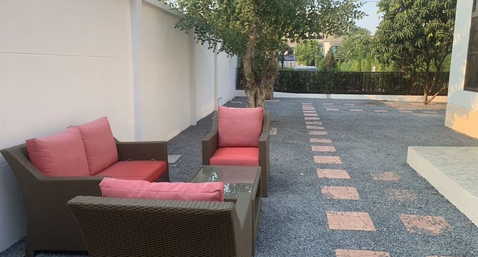 For rent 4 bedrooms house in Lat Krabang, Bangkok