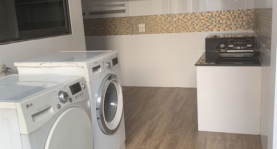 For rent 4 bedrooms house in Lat Krabang, Bangkok