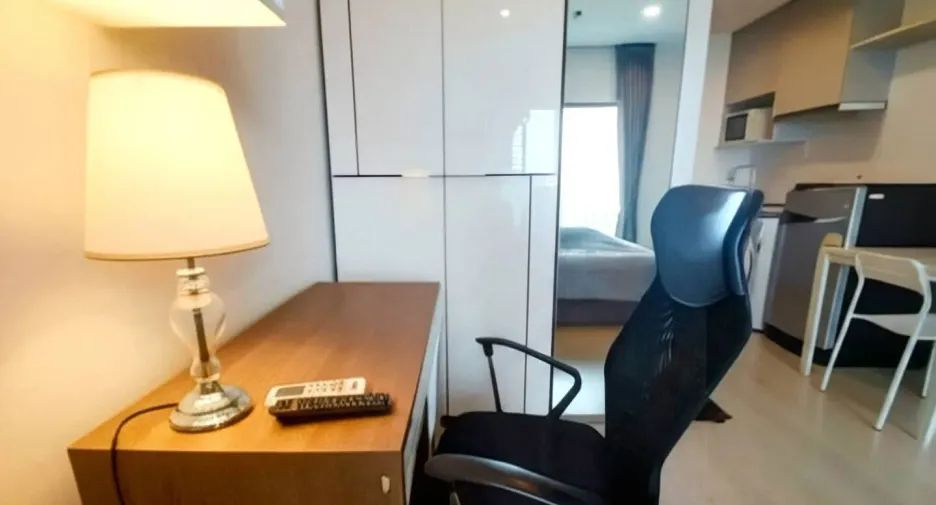 À louer studio condo à Phra Khanong, Bangkok