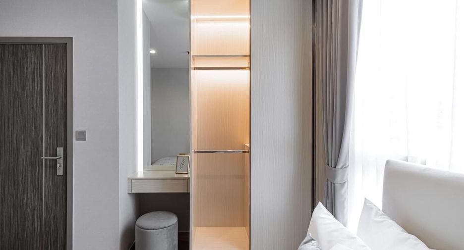 For rent 2 bedrooms condo in Watthana, Bangkok