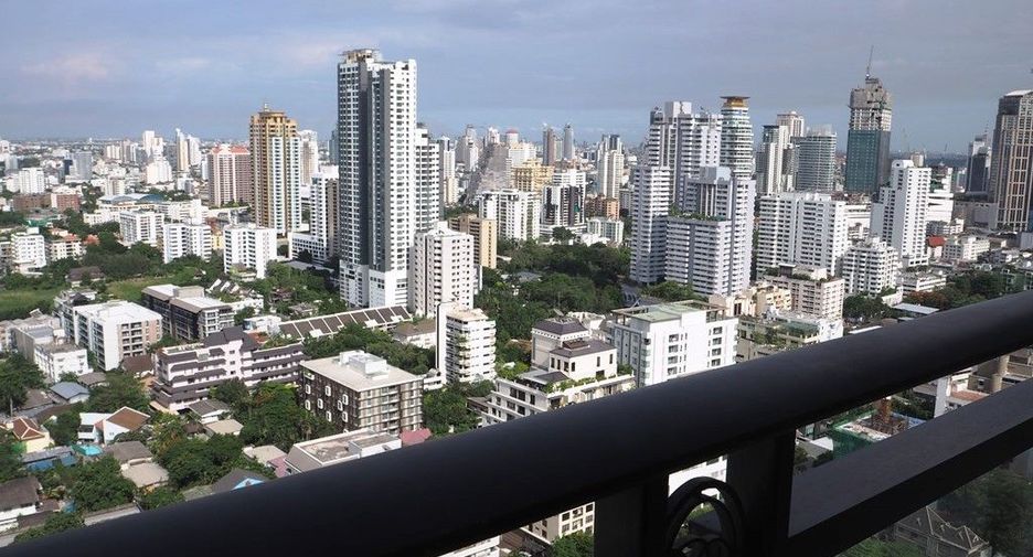 À louer 2 chambres condo à Watthana, Bangkok