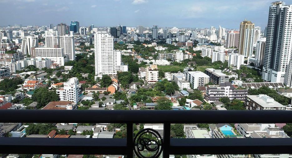 À louer 2 chambres condo à Watthana, Bangkok
