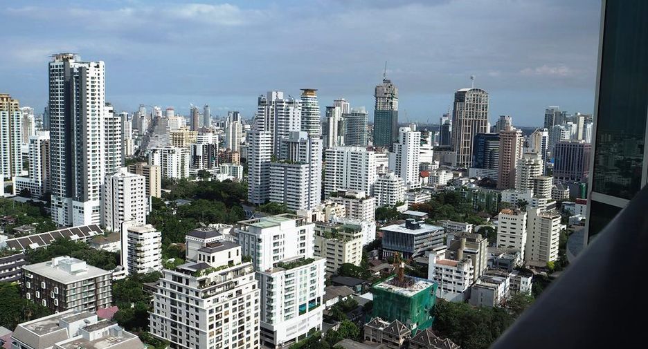 À louer 2 chambres condo à Watthana, Bangkok