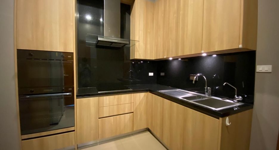 For rent 3 ベッドルーム condo in Yan Nawa, Bangkok