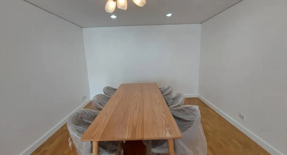 For rent 3 bedrooms condo in Sathon, Bangkok
