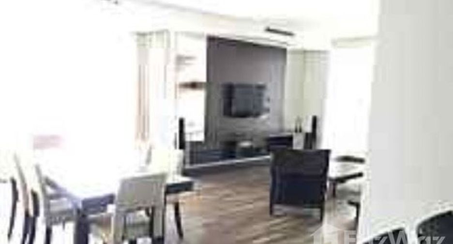 For rent 2 bedrooms condo in Pathum Wan, Bangkok