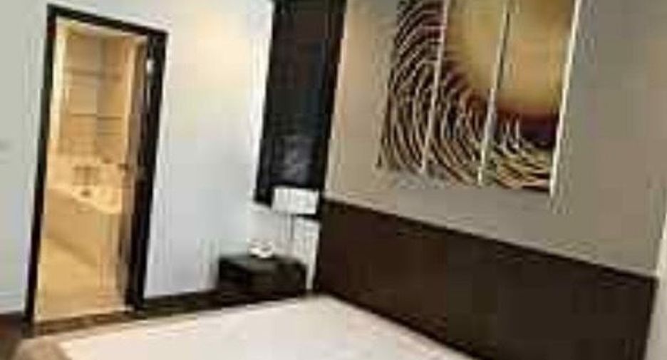 For rent 2 bedrooms condo in Pathum Wan, Bangkok