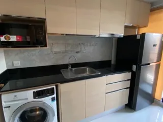 Wohnung zur Miete mit 1 Zimmer in Yan Nawa, Bangkok
