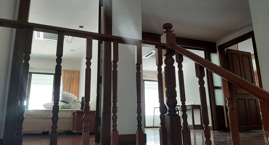 ให้เช่า 3 ห้องนอน คอนโด ใน คลองเตย, กรุงเทพฯ