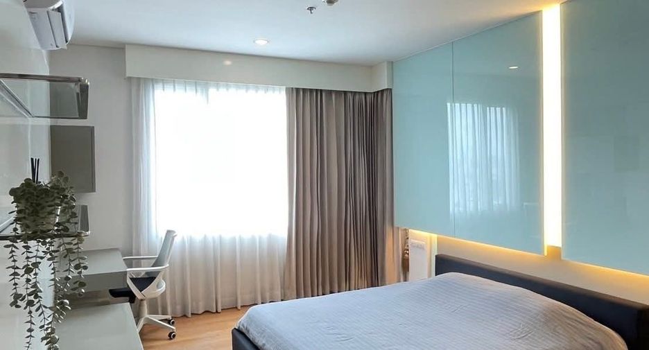 For rent 2 bedrooms condo in Khlong San, Bangkok