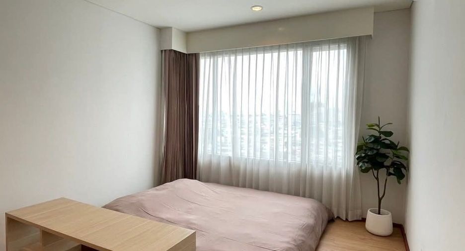 For rent 2 bedrooms condo in Khlong San, Bangkok
