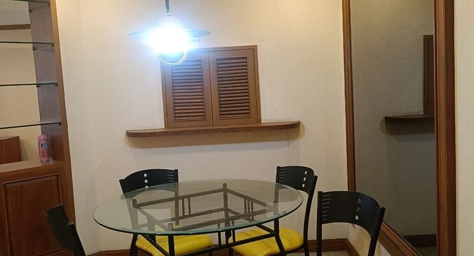 For rent 2 bedrooms condo in Watthana, Bangkok
