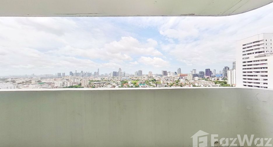 Apartamento en alquiler de 3 habitaciones en Watthana, Bangkok
