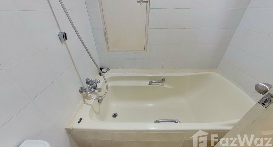 Apartamento en alquiler de 3 habitaciones en Watthana, Bangkok