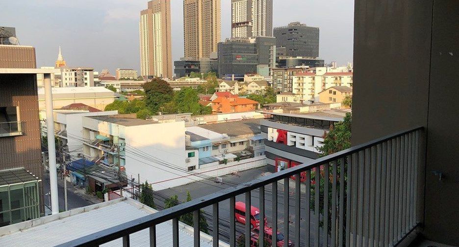 À louer 1 chambre condo à Phra Khanong, Bangkok